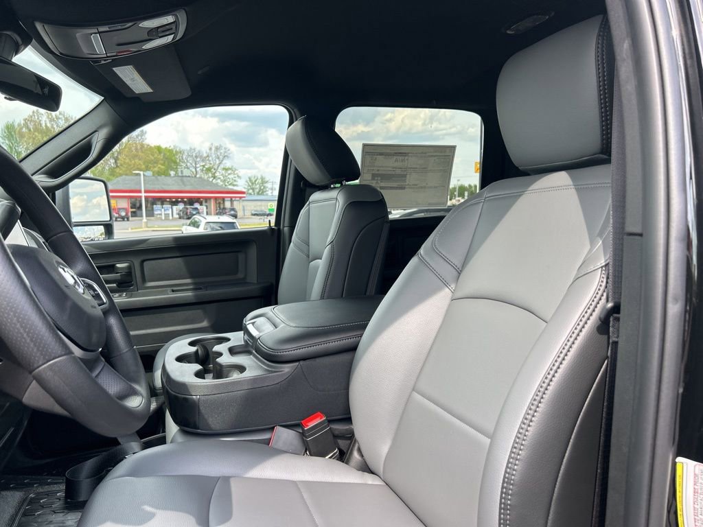 New 2026 RAM 5500 Tradesman AWD/4WD image 11