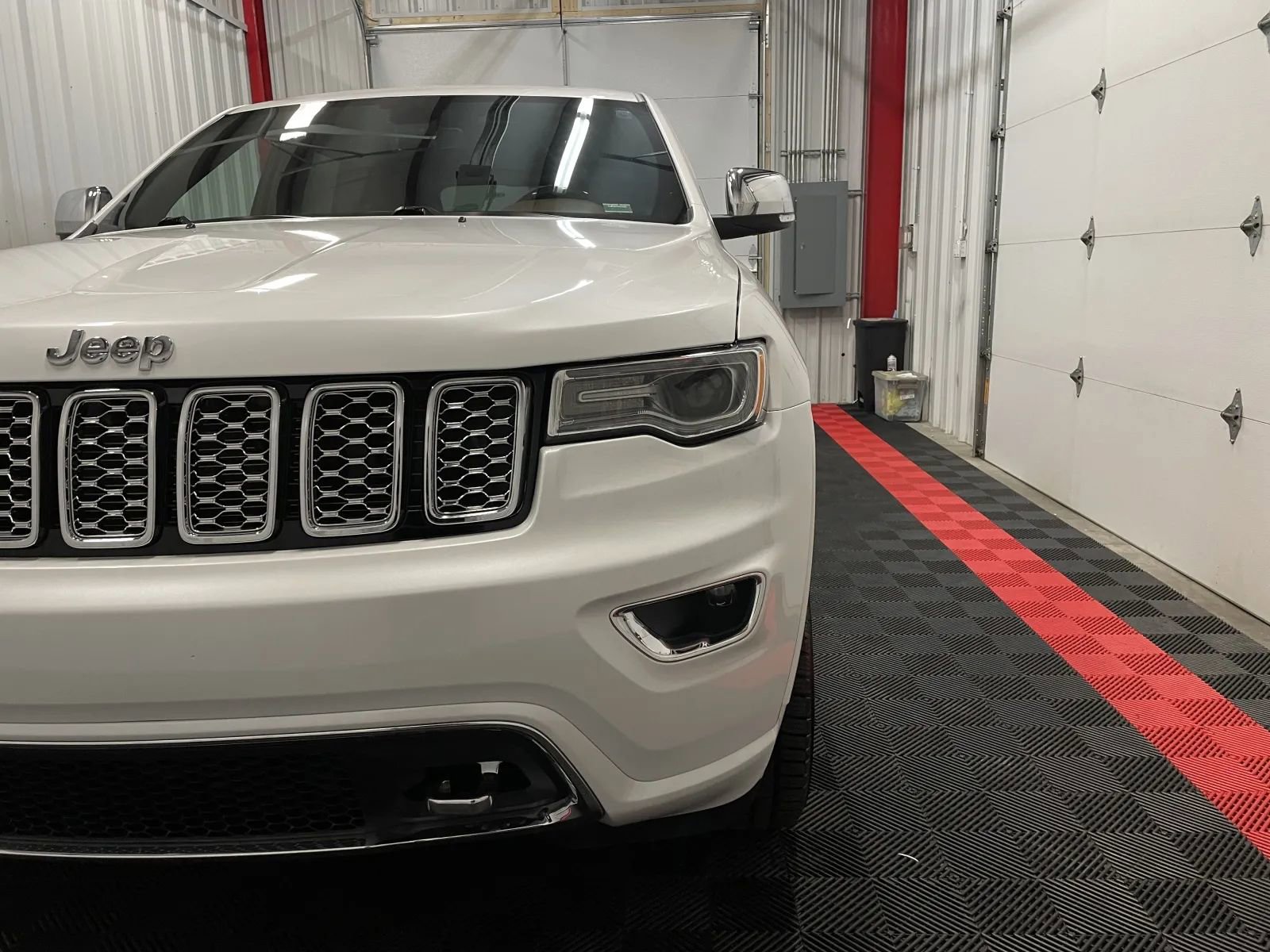 Used 2020 Jeep Grand Cherokee Overland image 8