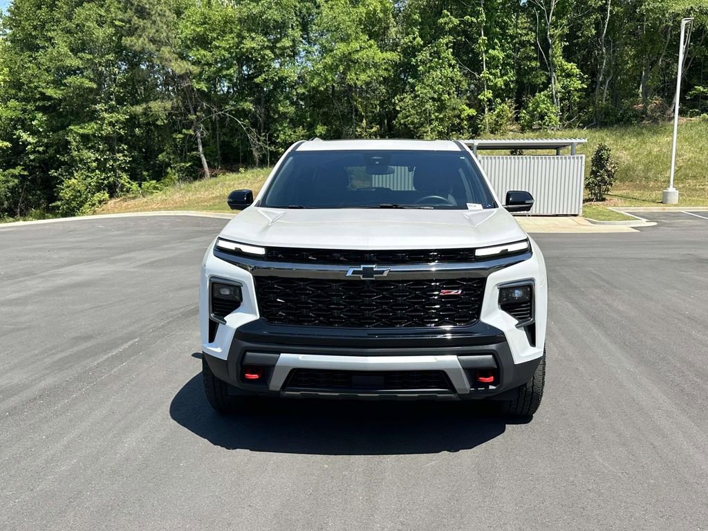Used 2024 Chevrolet Traverse Z71 AWD/4WD image 2