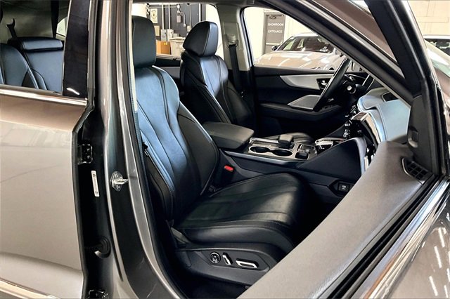 Used 2023 Acura MDX SH-AWD w/ Technology Package image 29