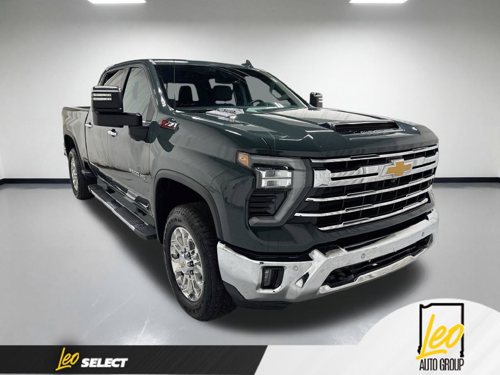 Used 2025 Chevrolet Silverado 3500 LTZ w/ LTZ Convenience Package AWD/4WD image 5