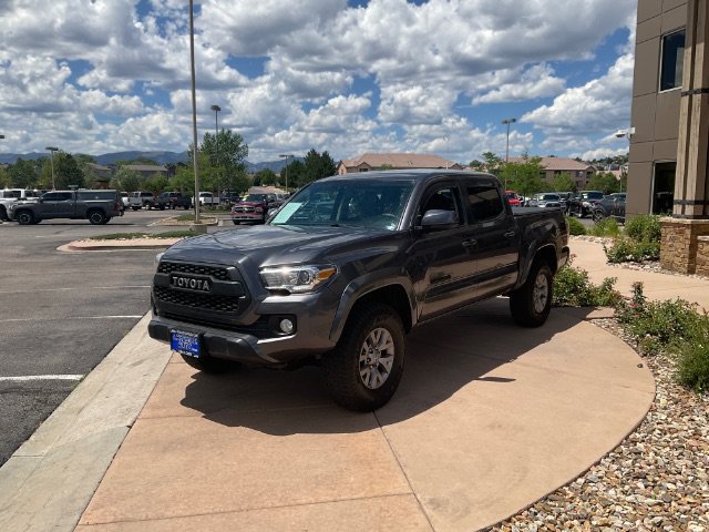 Used 2017 Toyota Tacoma SR5 w/ Tow Package AWD/4WD image 8