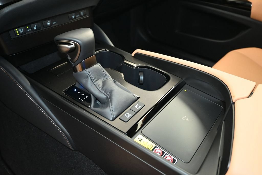 Used 2025 Lexus ES 300h w/ Premium Package FWD image 28