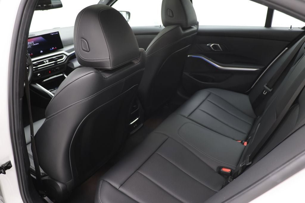 Used 2024 BMW 330i xDrive Sedan AWD/4WD image 11