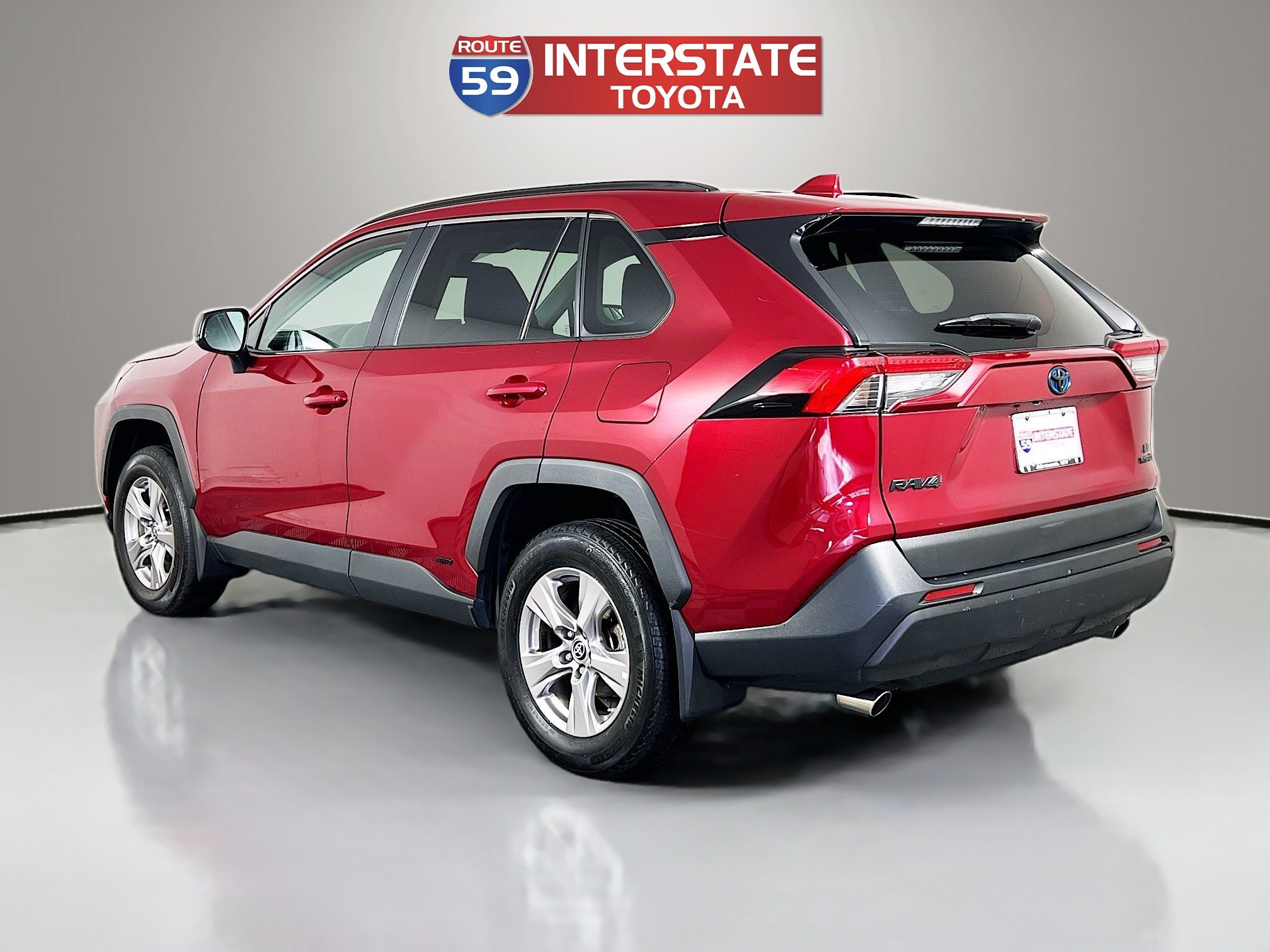 Used 2023 Toyota RAV4 LE AWD/4WD image 5