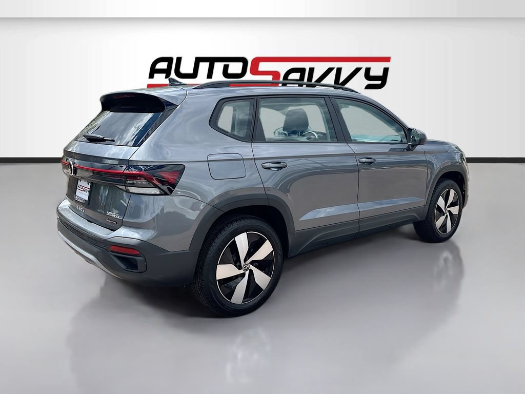 Used 2025 Volkswagen Taos S AWD/4WD image 7