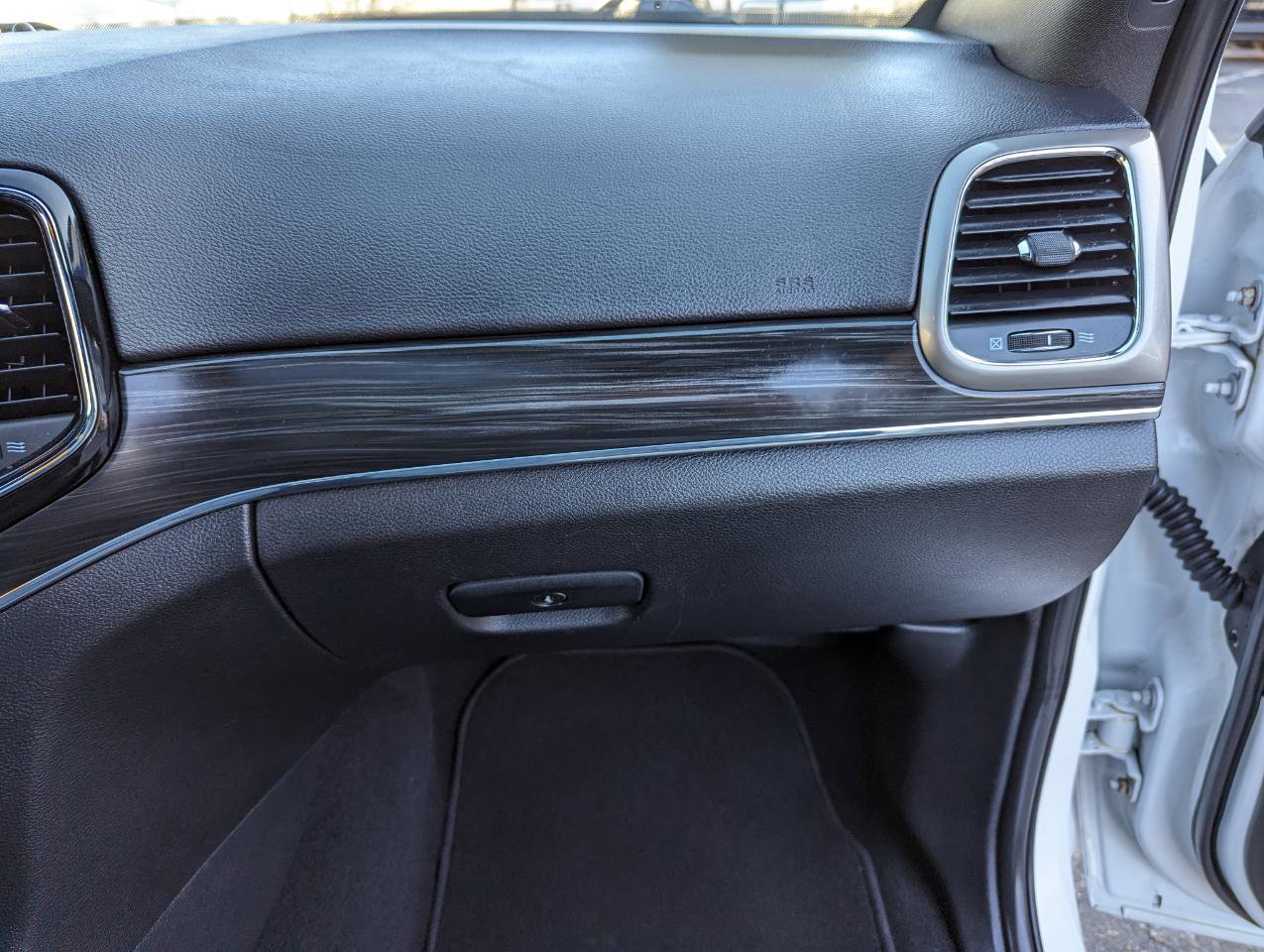 Used 2019 Jeep Grand Cherokee Limited AWD/4WD image 33