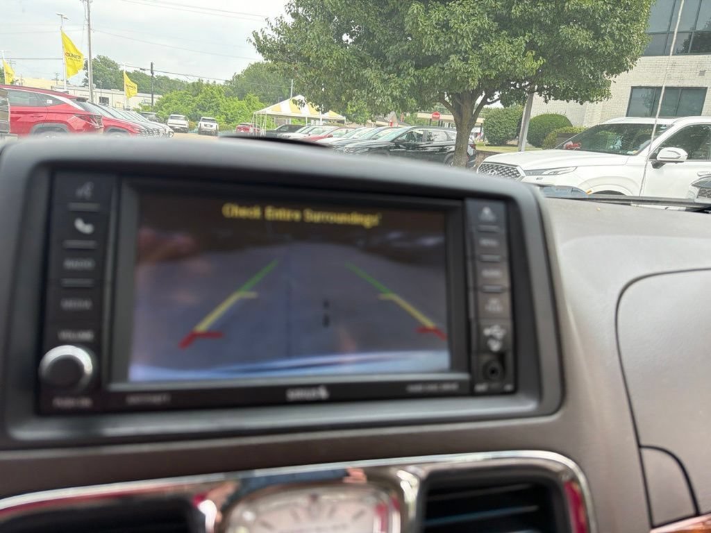 Used 2014 Chrysler Town & Country Touring FWD image 26