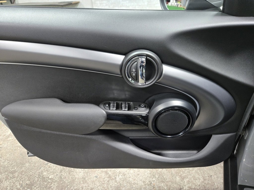 Used 2023 MINI Cooper S image 7