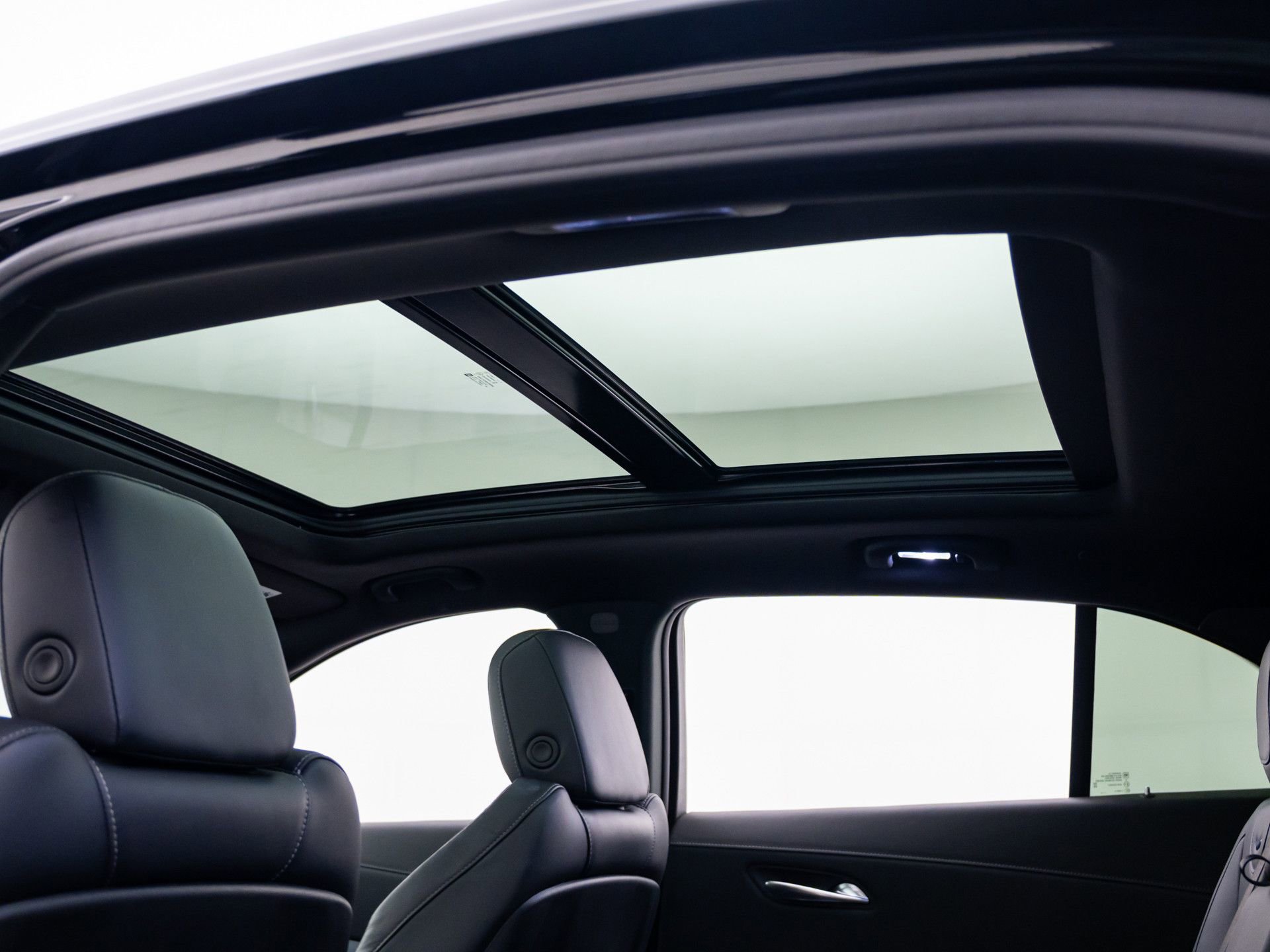 Used 2023 Cadillac XT4 Premium Luxury w/ Technology Package image 20