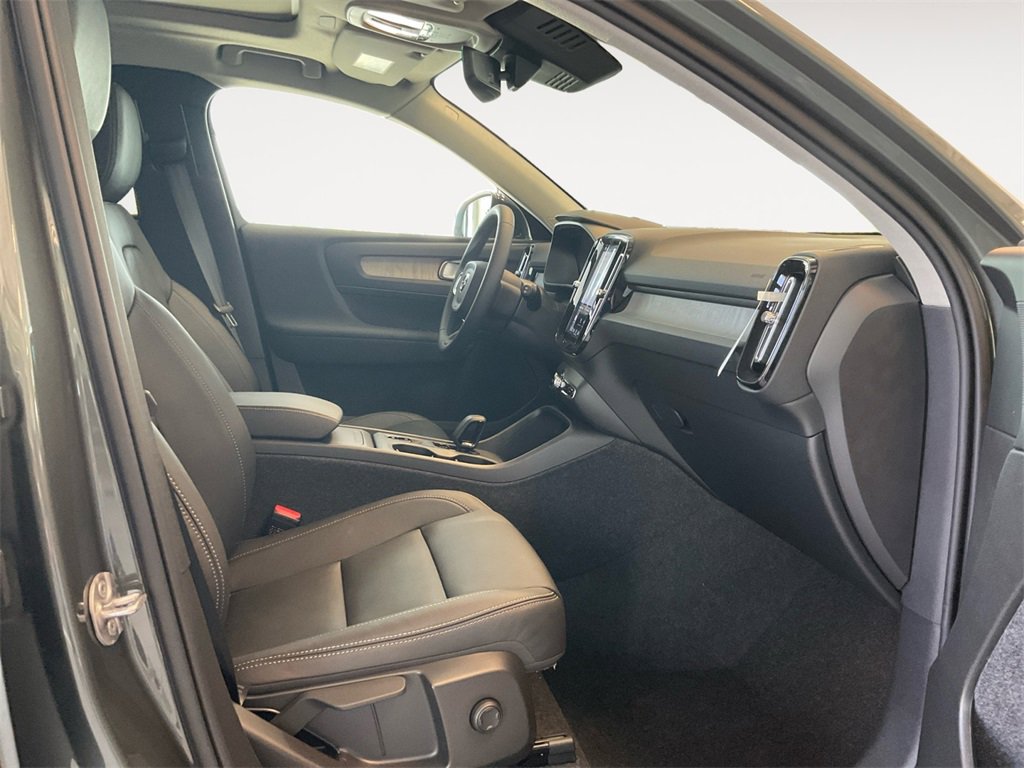 New 2026 Volvo XC40 B5 Core image 15