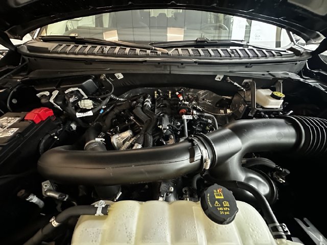 Certified 2025 Lincoln Navigator Reserve AWD/4WD image 31