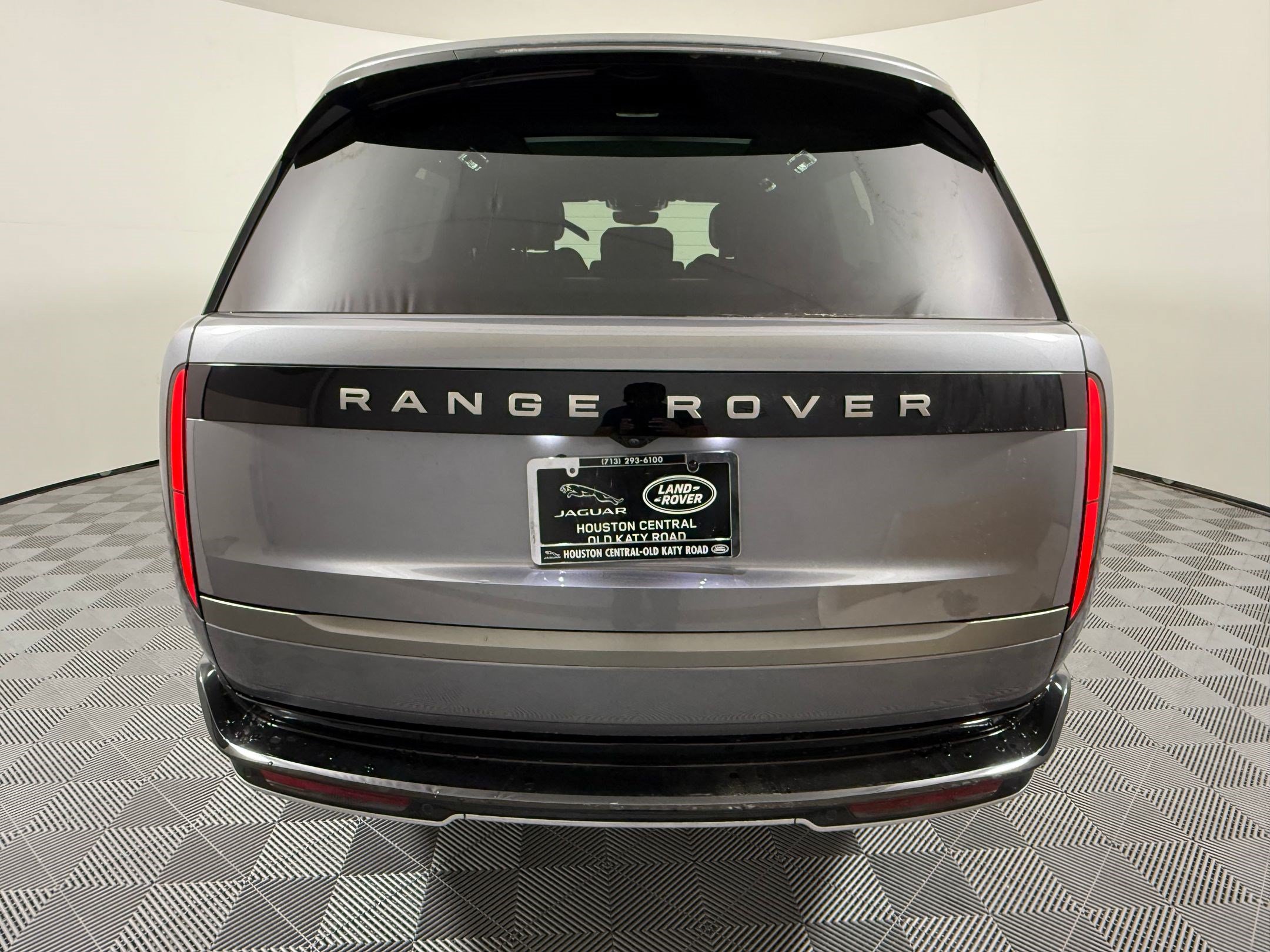 New 2026 Land Rover Range Rover Long Wheelbase SE AWD/4WD image 10