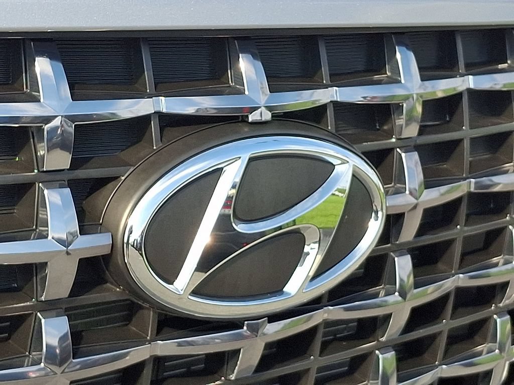 Used 2024 Hyundai Venue SEL FWD image 31