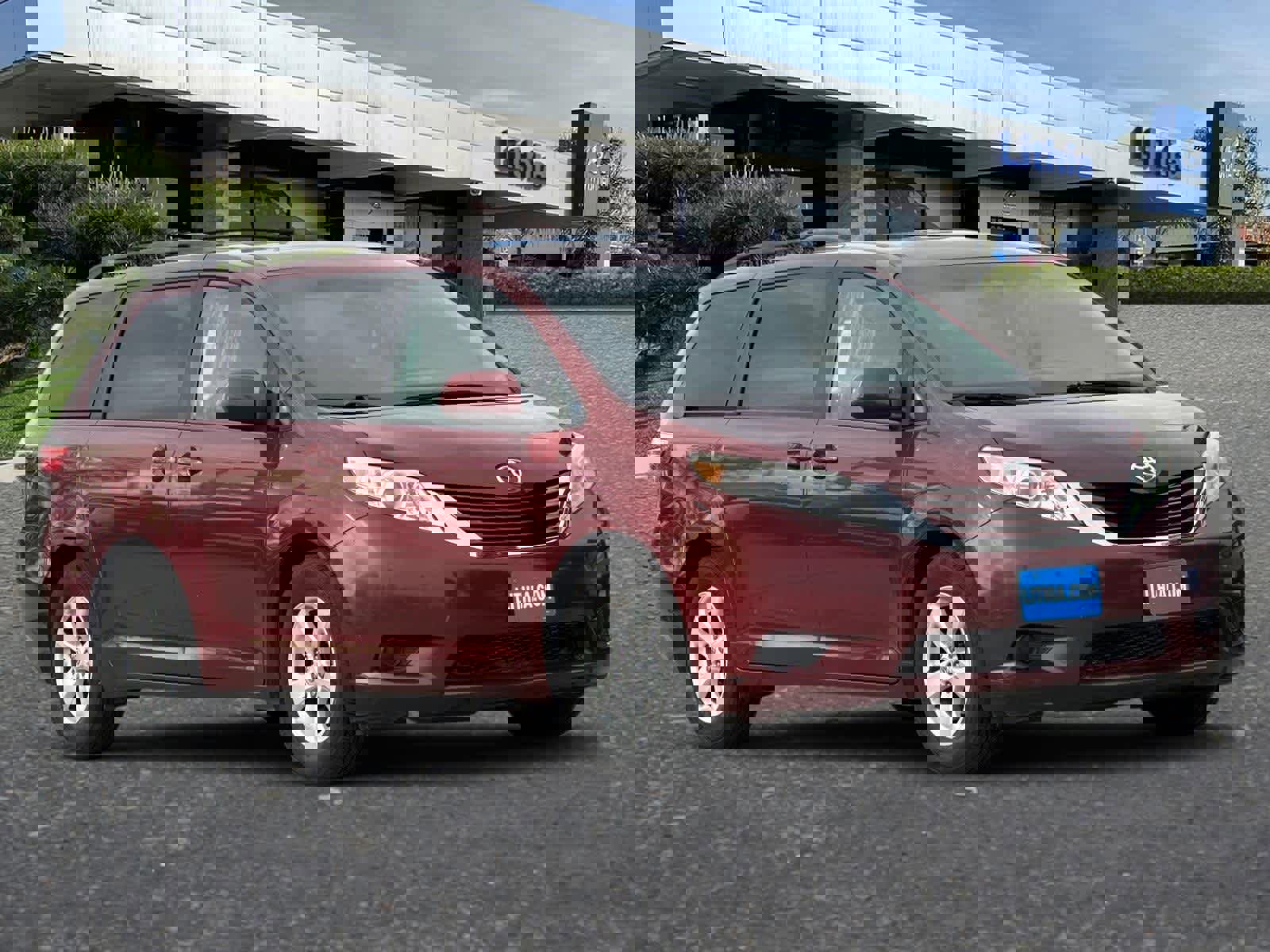 Used 2017 Toyota Sienna LE image 10