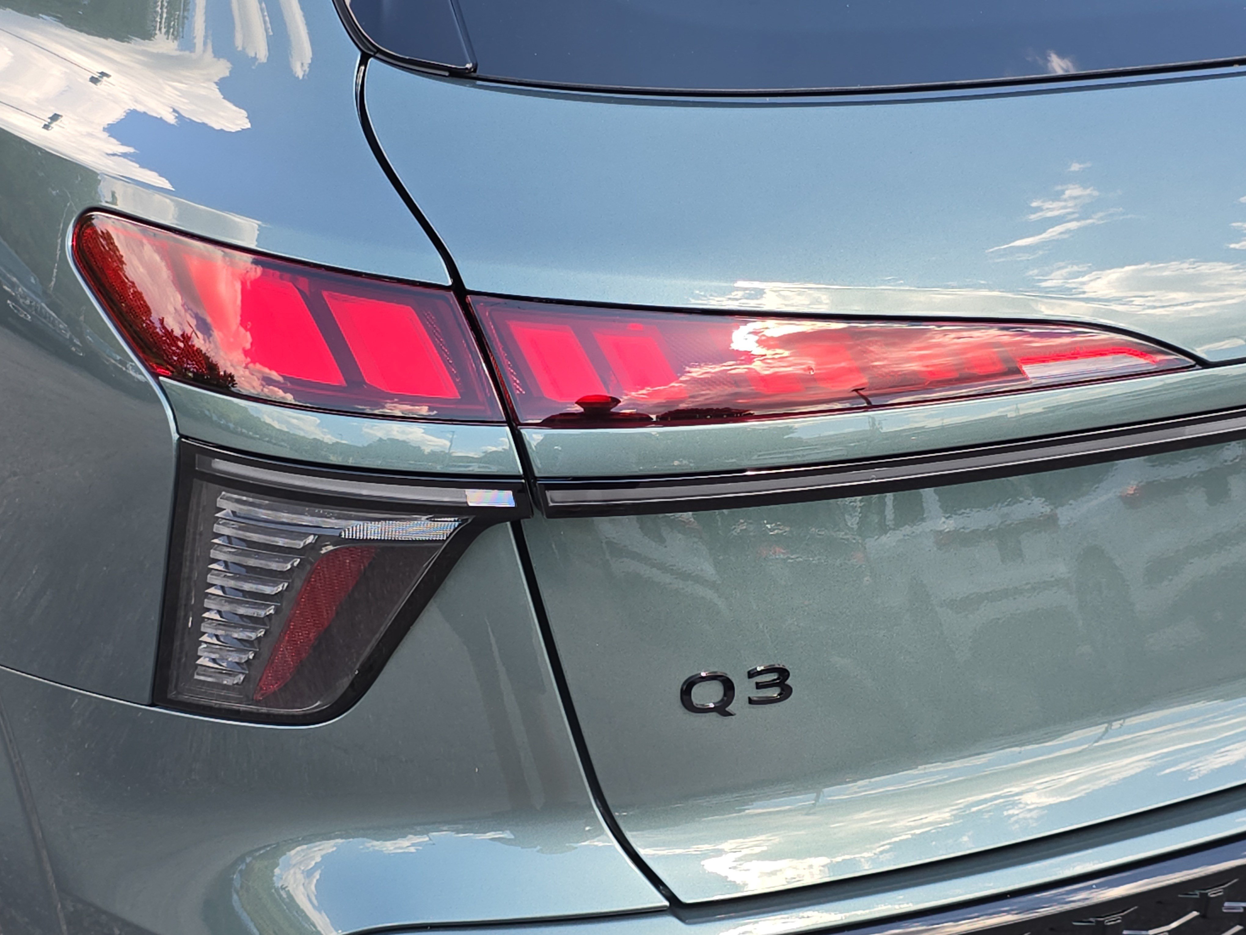 New 2026 Audi Q3 quattro 2.0T AWD/4WD image 35
