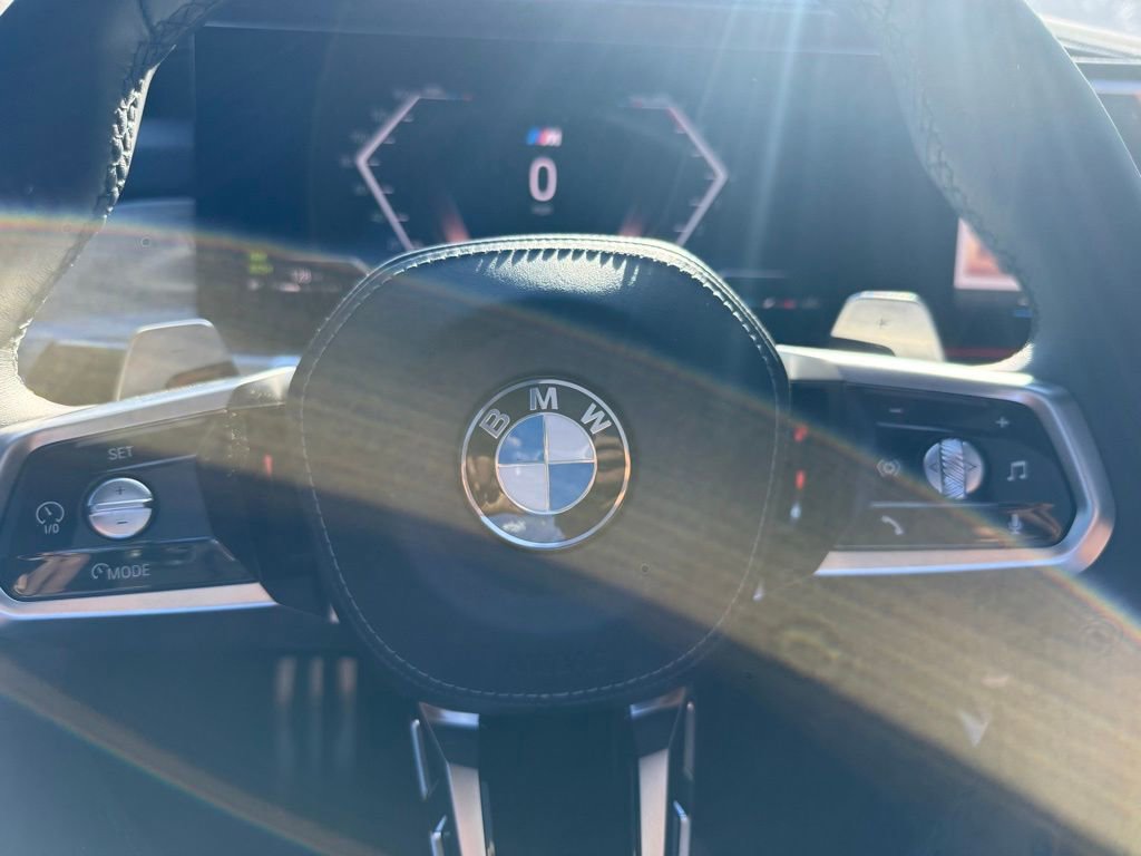 Used 2023 BMW 760i xDrive w/ Executive Package image 25