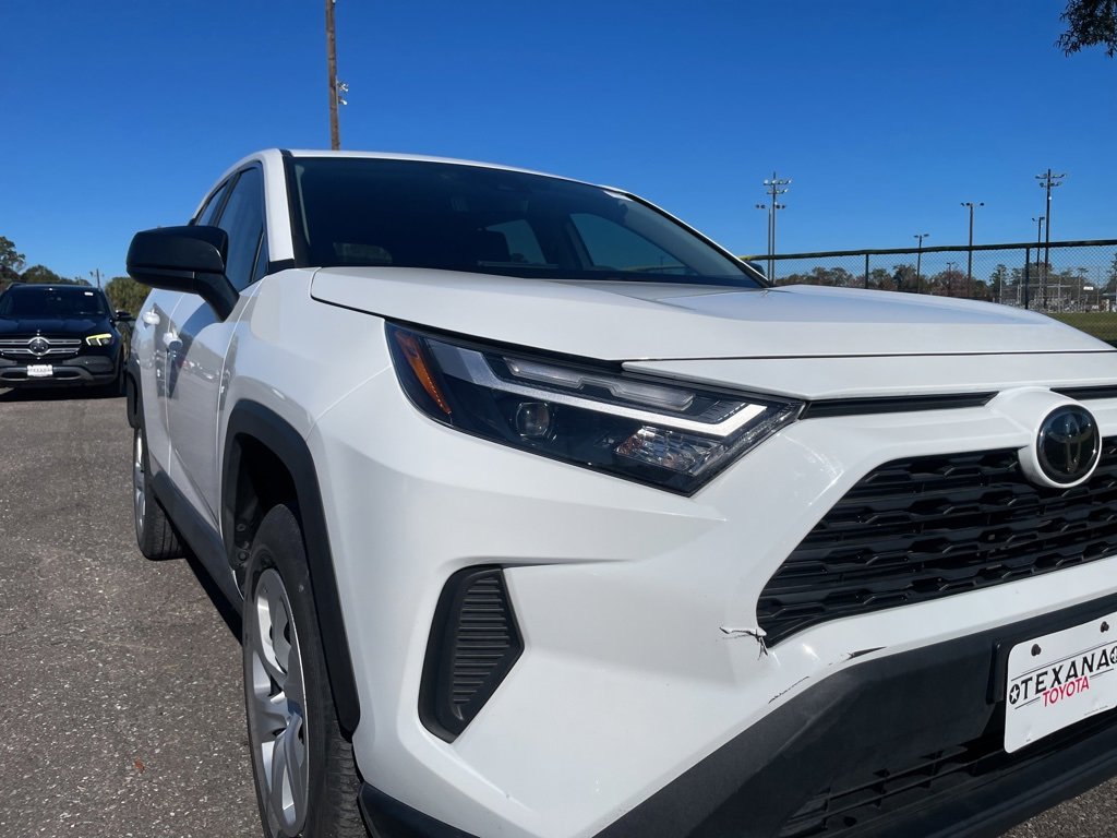 Used 2024 Toyota RAV4 LE image 9