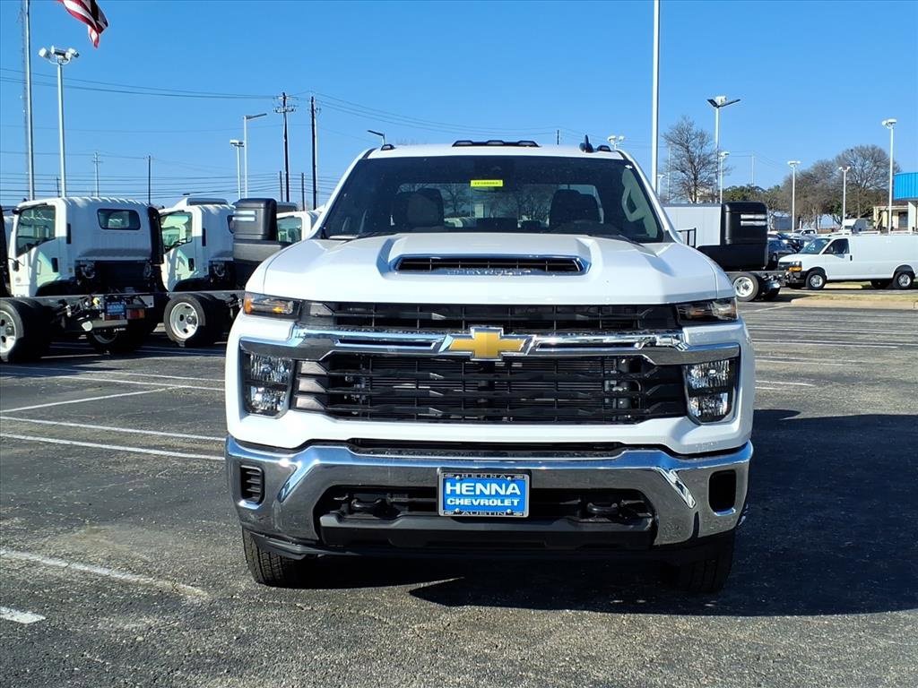 New 2026 Chevrolet Silverado 3500 LT image 2