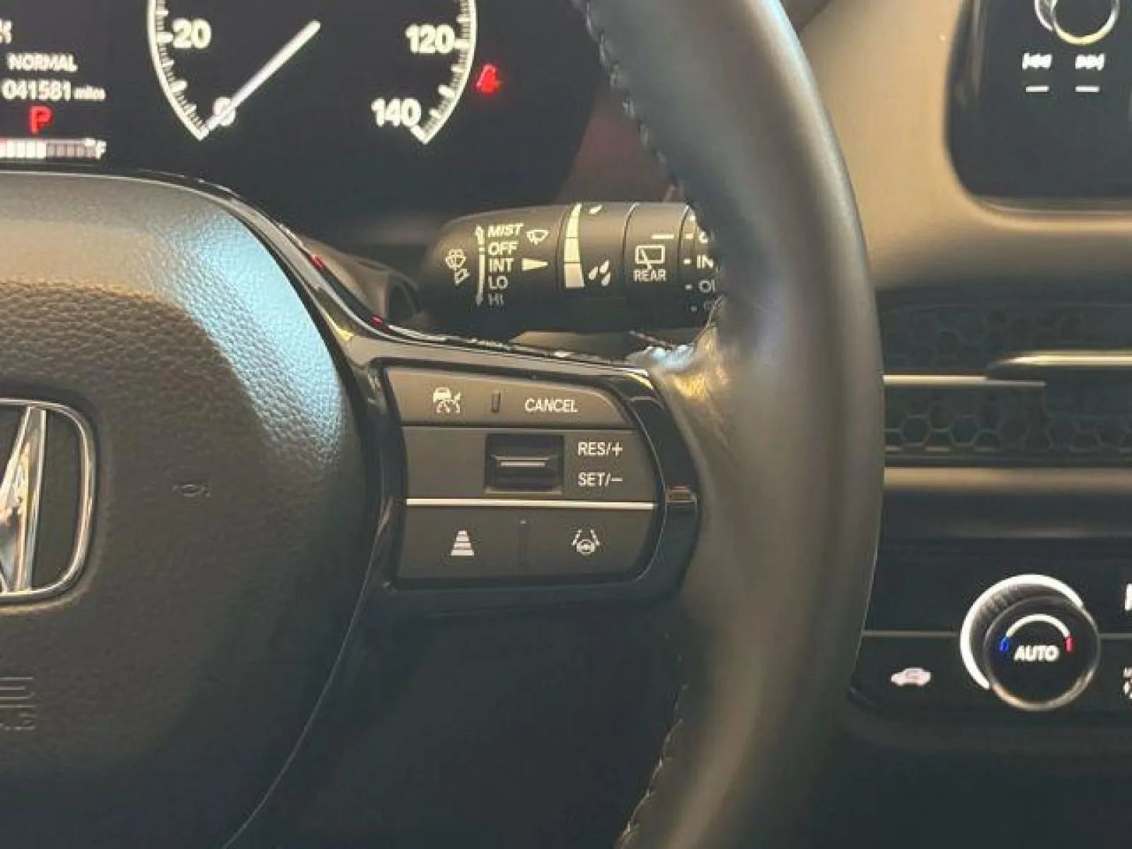 Used 2023 Honda HR-V EX-L image 30