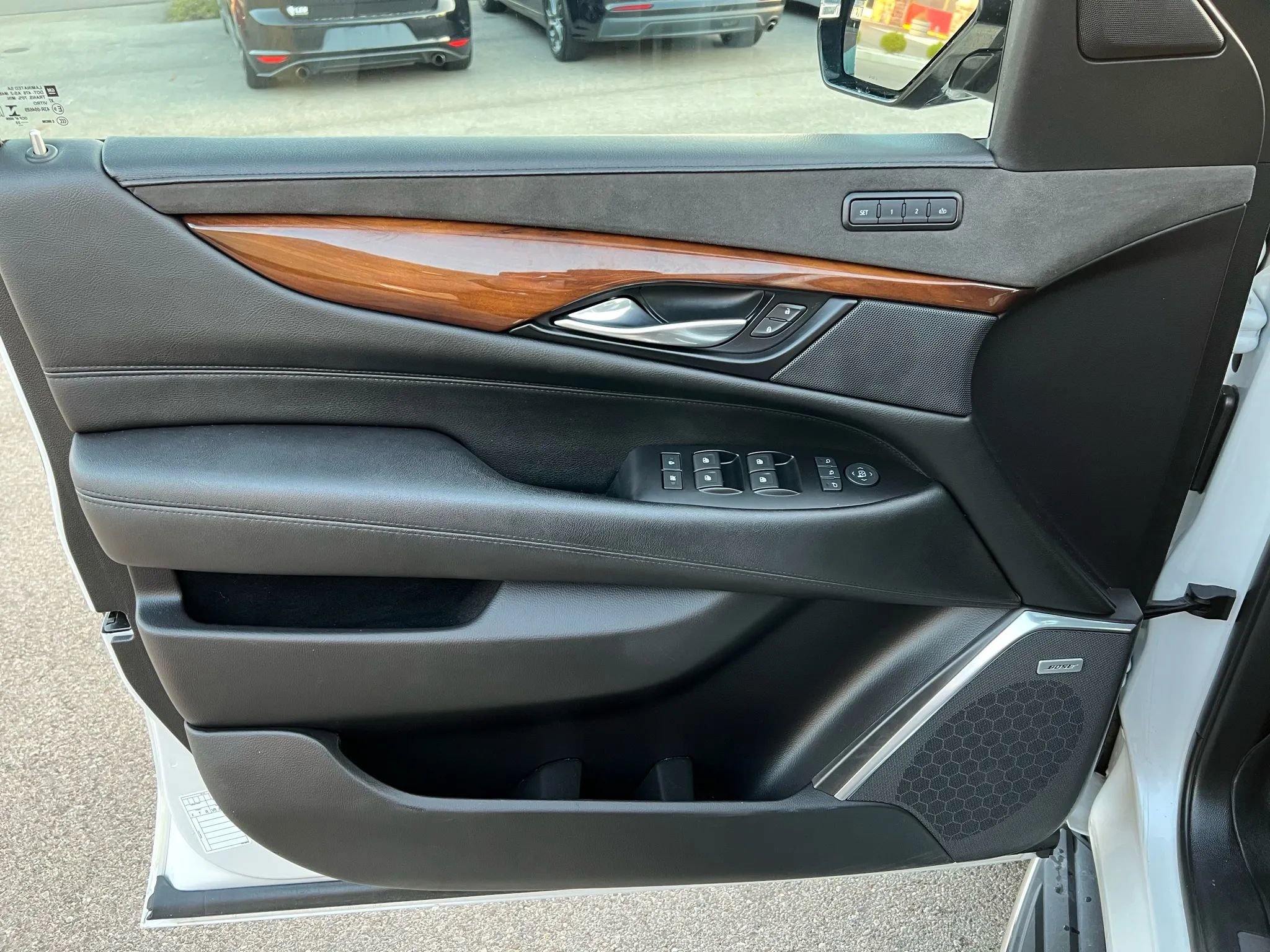 Used 2020 Cadillac Escalade ESV Luxury image 18