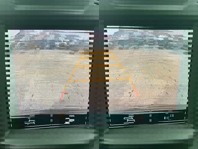 Used 2024 Chevrolet Silverado 1500 Custom image 2