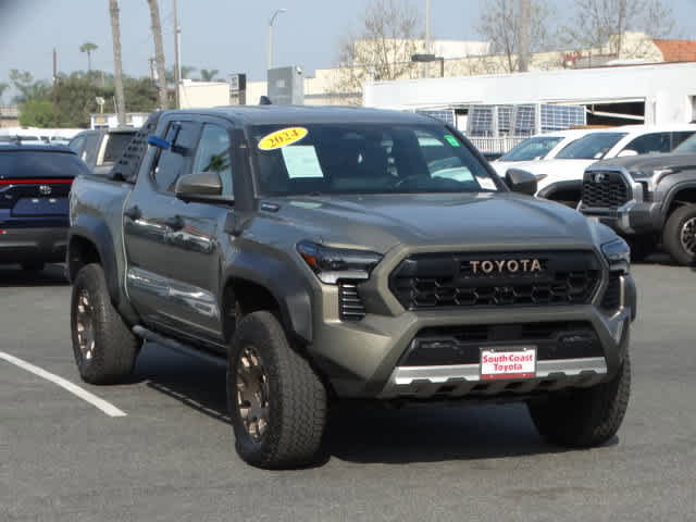Used 2024 Toyota Tacoma 4x4 Double Cab Hybrid image 2