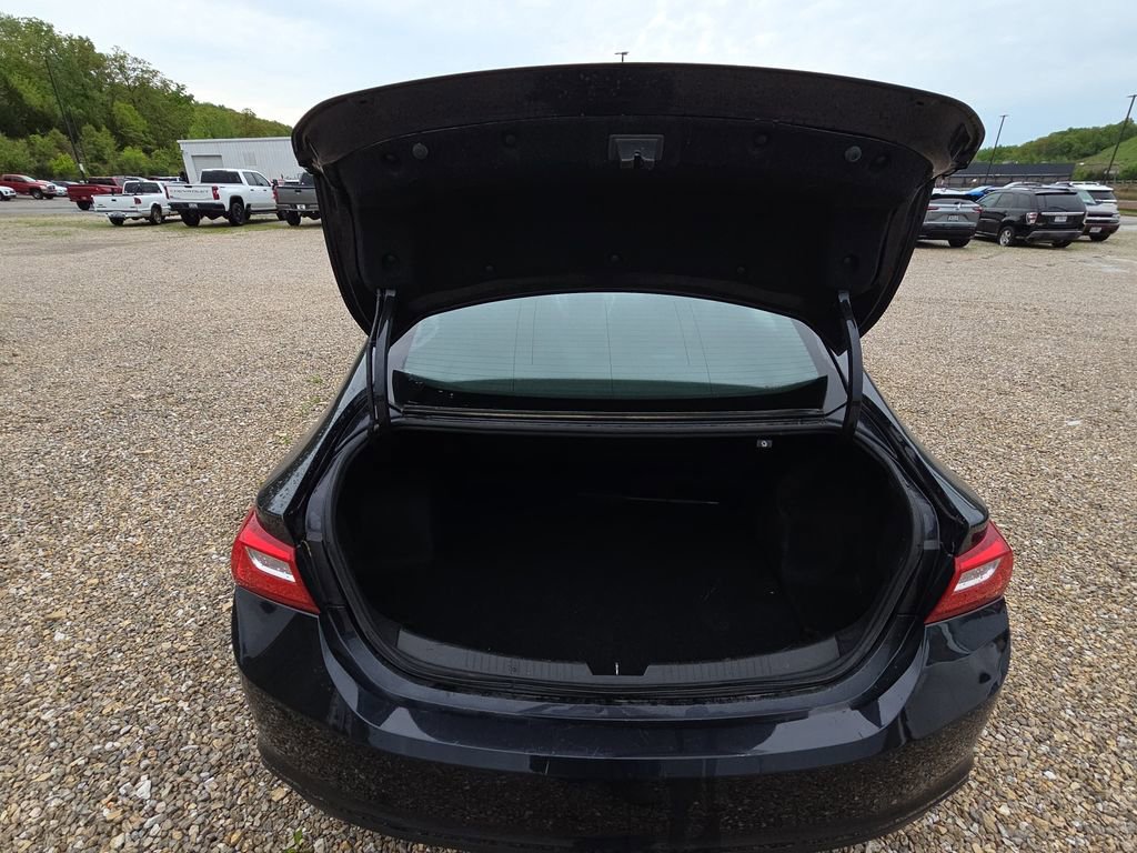 Used 2023 Chevrolet Malibu LT FWD image 14