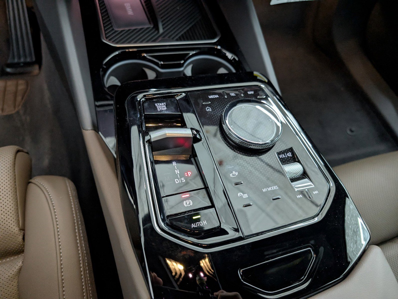 New 2025 BMW 530i w/ Premium Package image 18