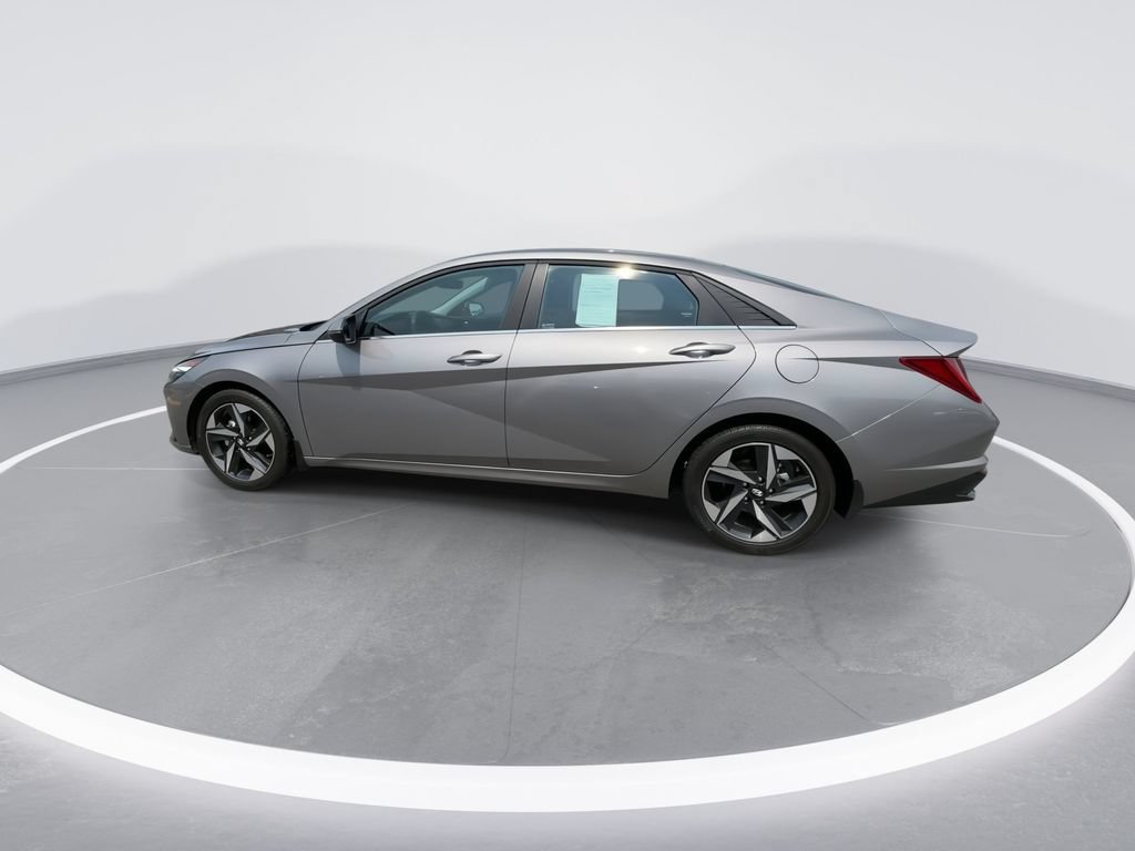 Used 2023 Hyundai Elantra Limited FWD image 5