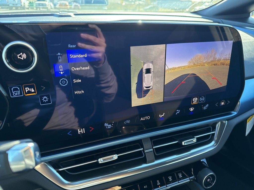 New 2026 Chevrolet Equinox EV LT image 23