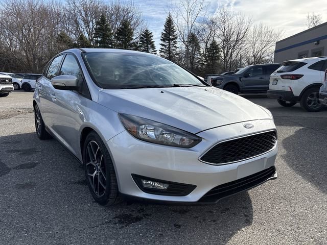 Used 2018 Ford Focus SEL w/ Cold Weather Package FWD image 3