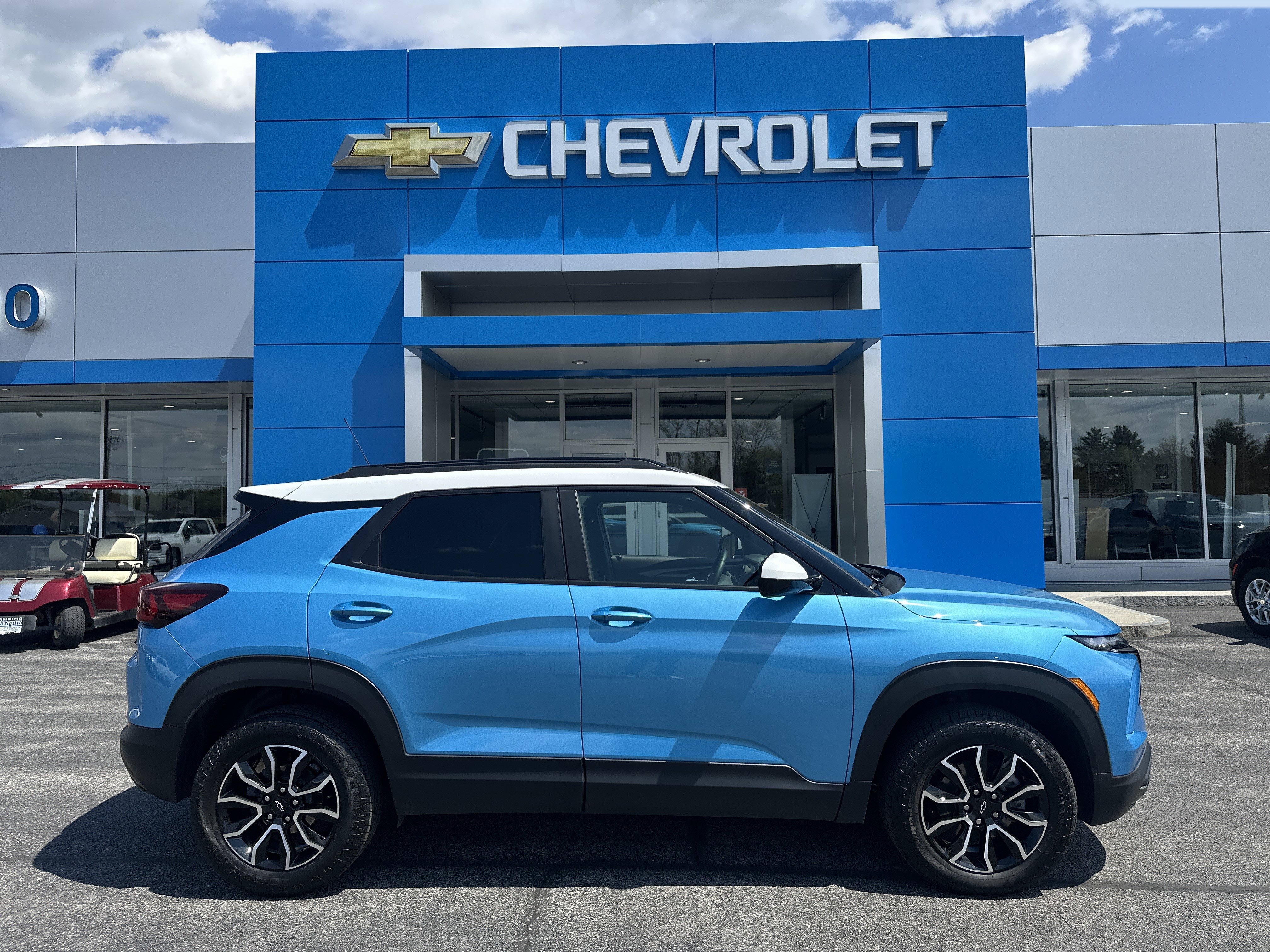 Certified 2025 Chevrolet TrailBlazer ACTIV w/ Convenience Package AWD/4WD image 1