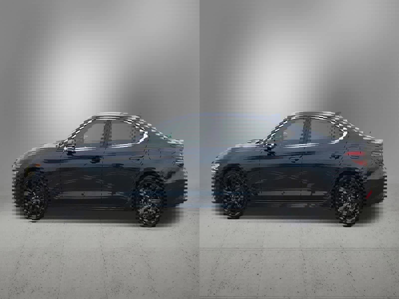 Used 2023 Genesis G70 3.3T RWD image 3