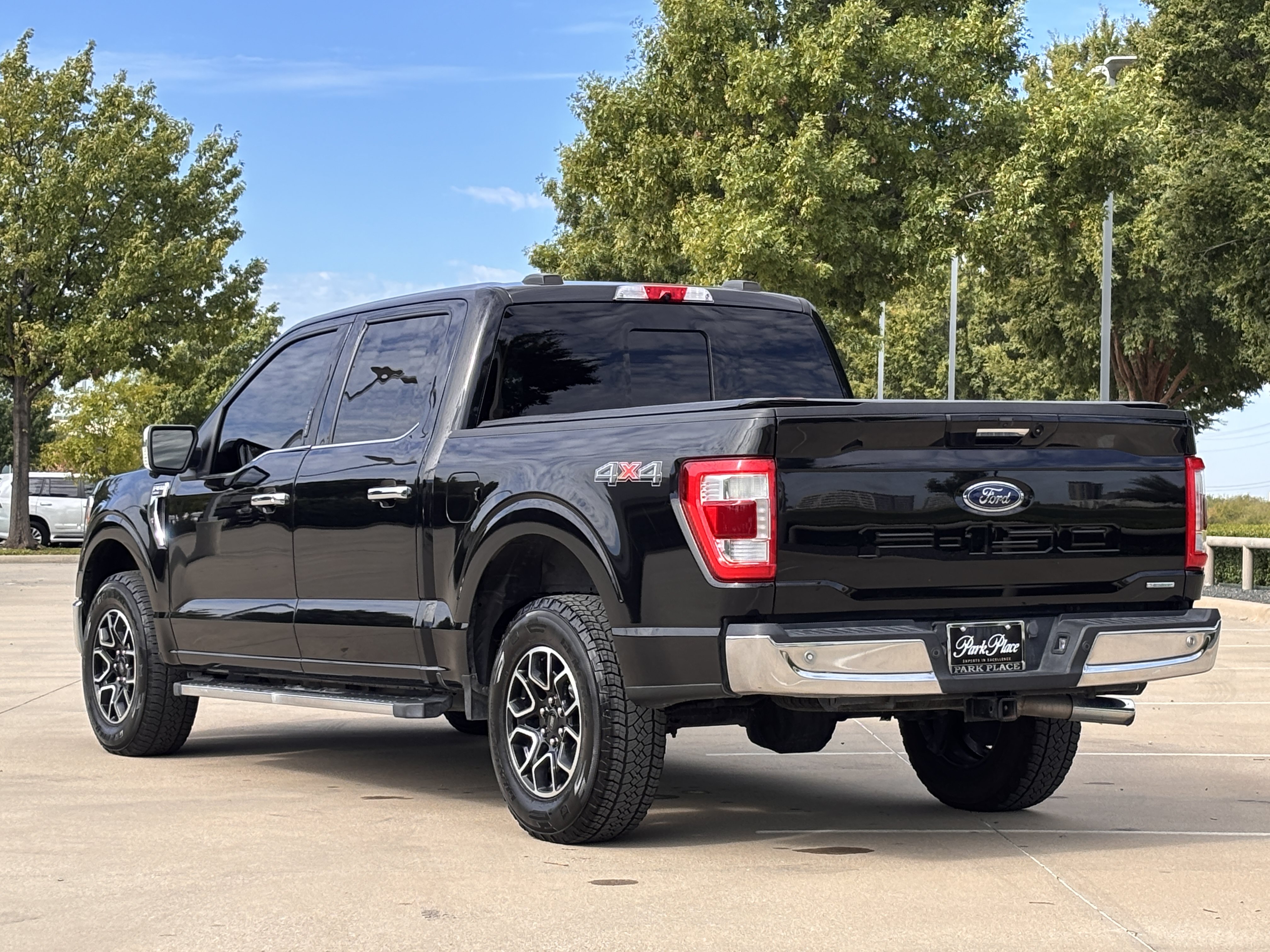 Used 2021 Ford F150 Lariat w/ Equipment Group 502A High AWD/4WD image 3