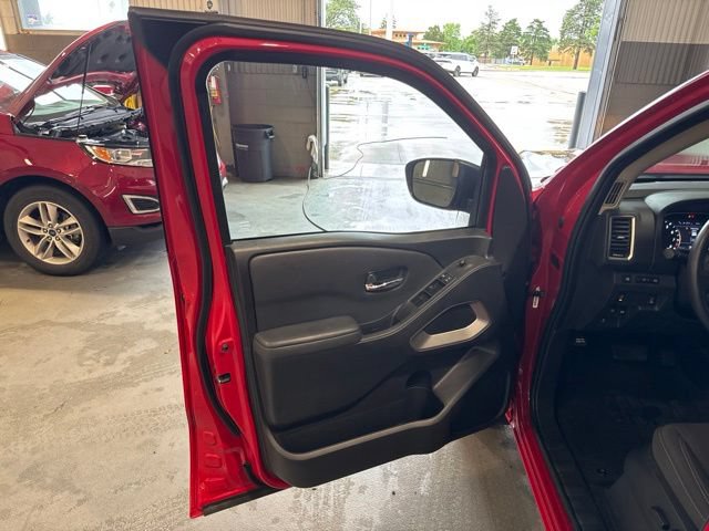 Certified 2023 Nissan Frontier SV w/ SV Convenience Package AWD/4WD image 9