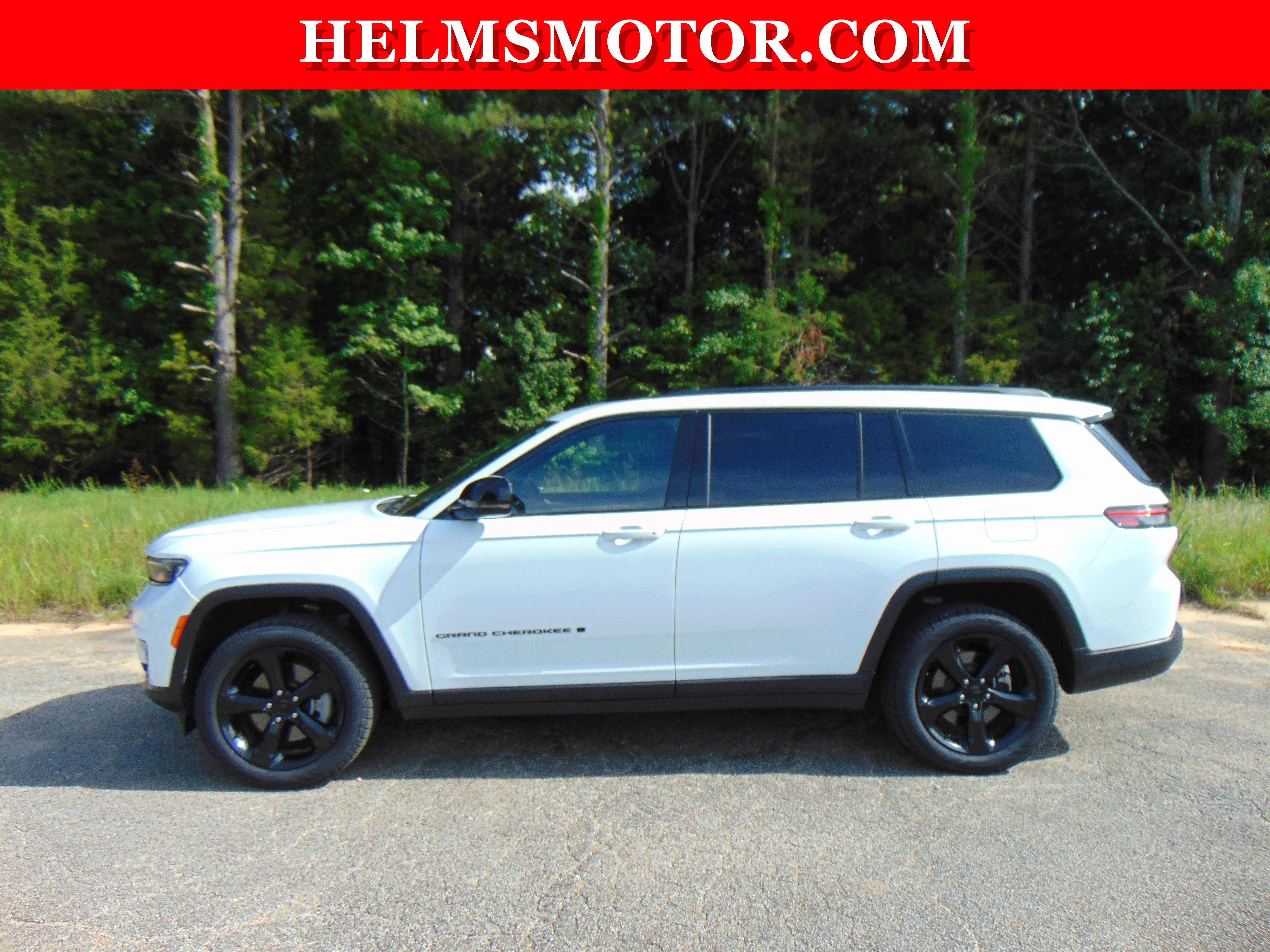 Used 2024 Jeep Grand Cherokee L Limited w/ Black Appearance Package AWD/4WD image 1