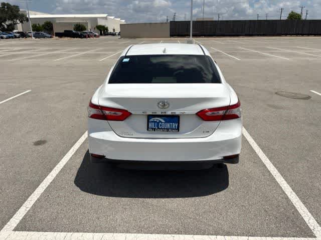 Used 2019 Toyota Camry LE FWD image 4