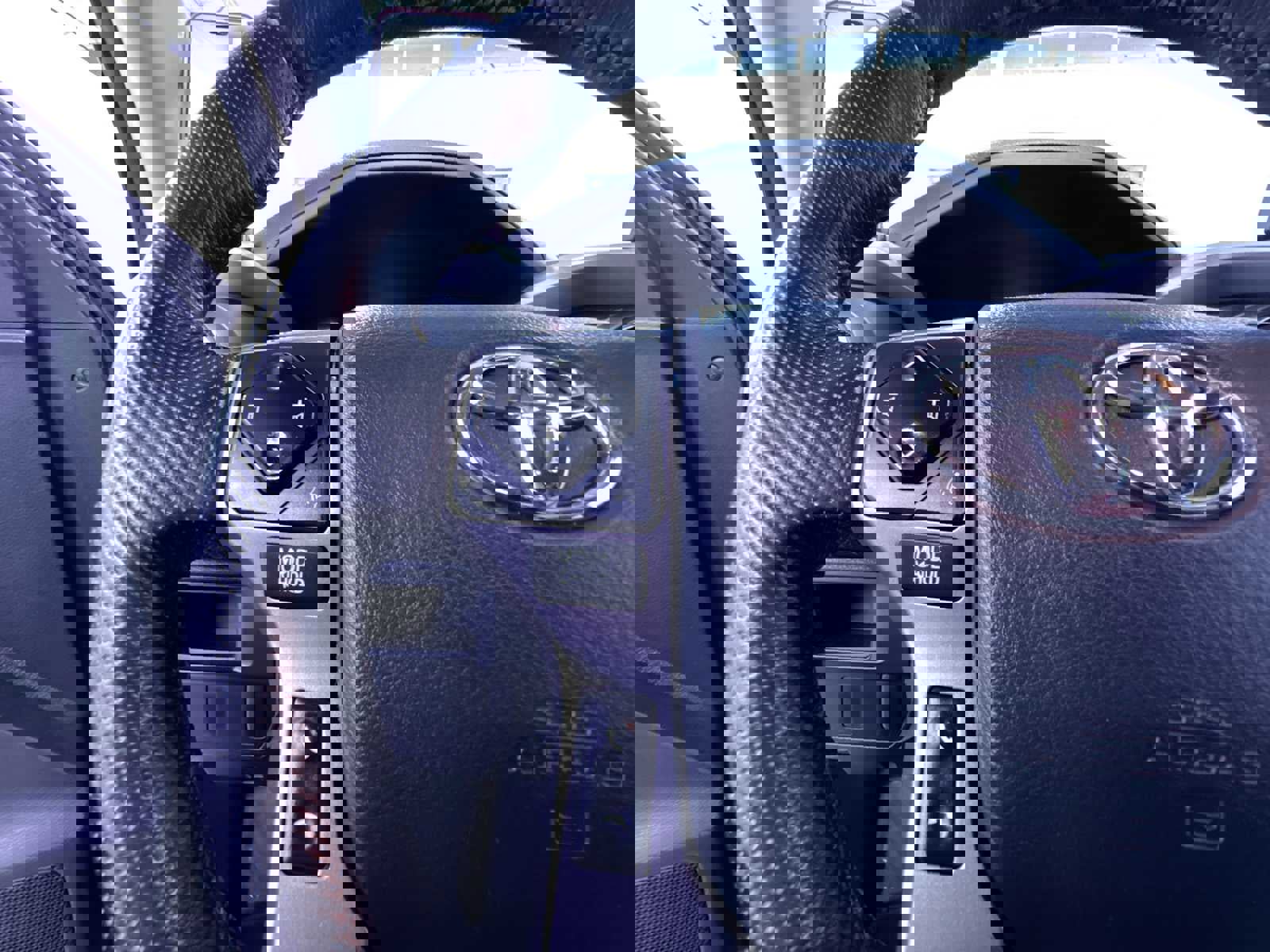 Used 2016 Toyota Tacoma SR5 image 19