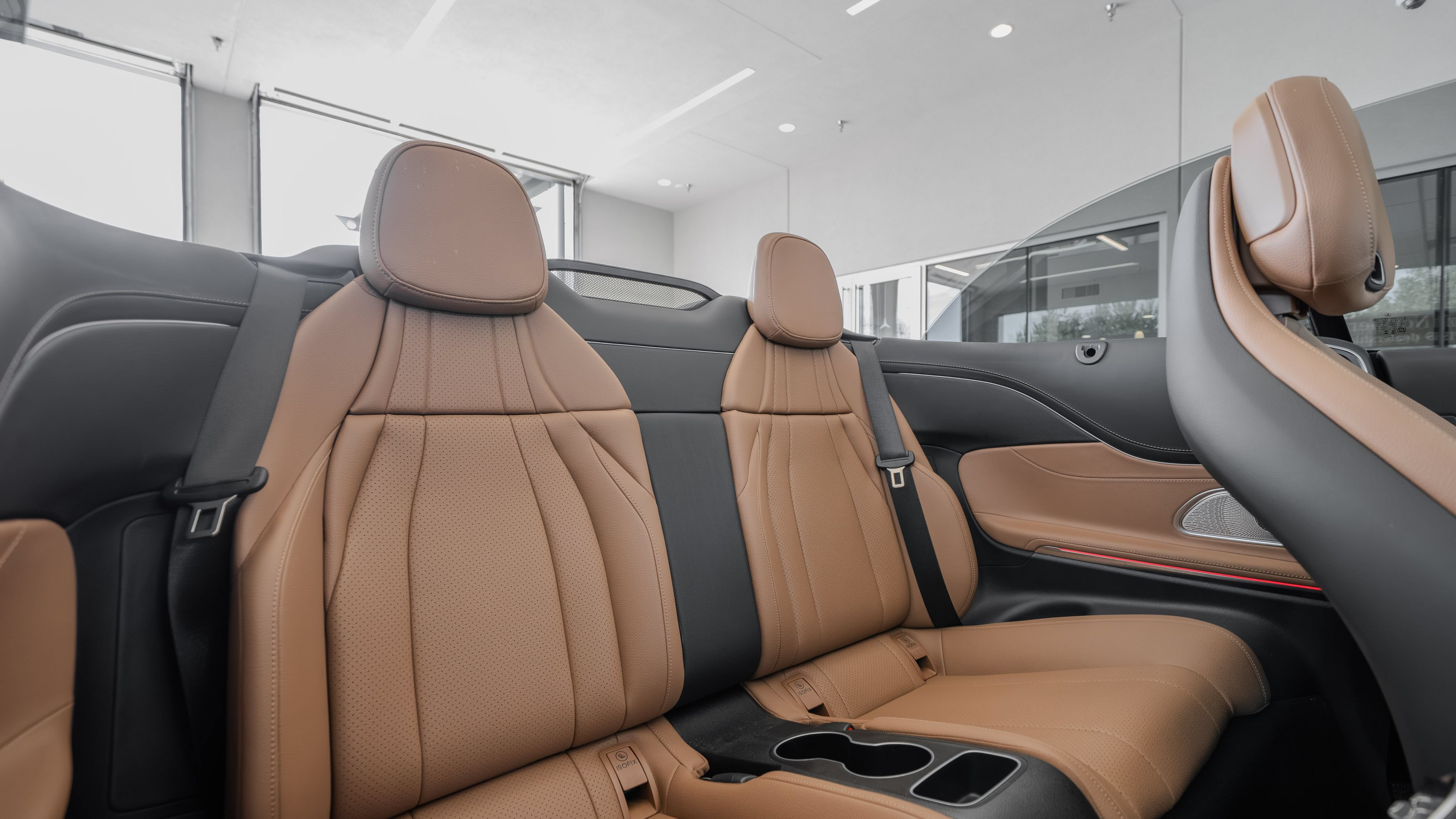 Used 2024 Mercedes-Benz CLE 300 4MATIC Cabriolet image 31
