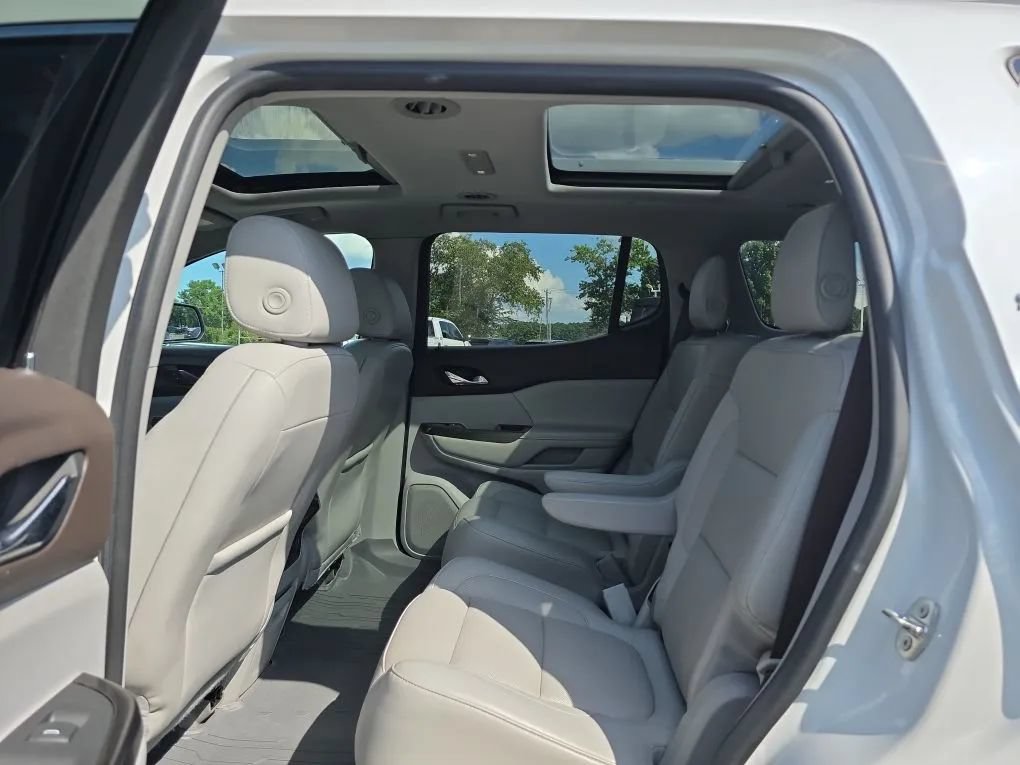Used 2017 GMC Acadia SLT w/ LPO, Floor Liner Package FWD image 42