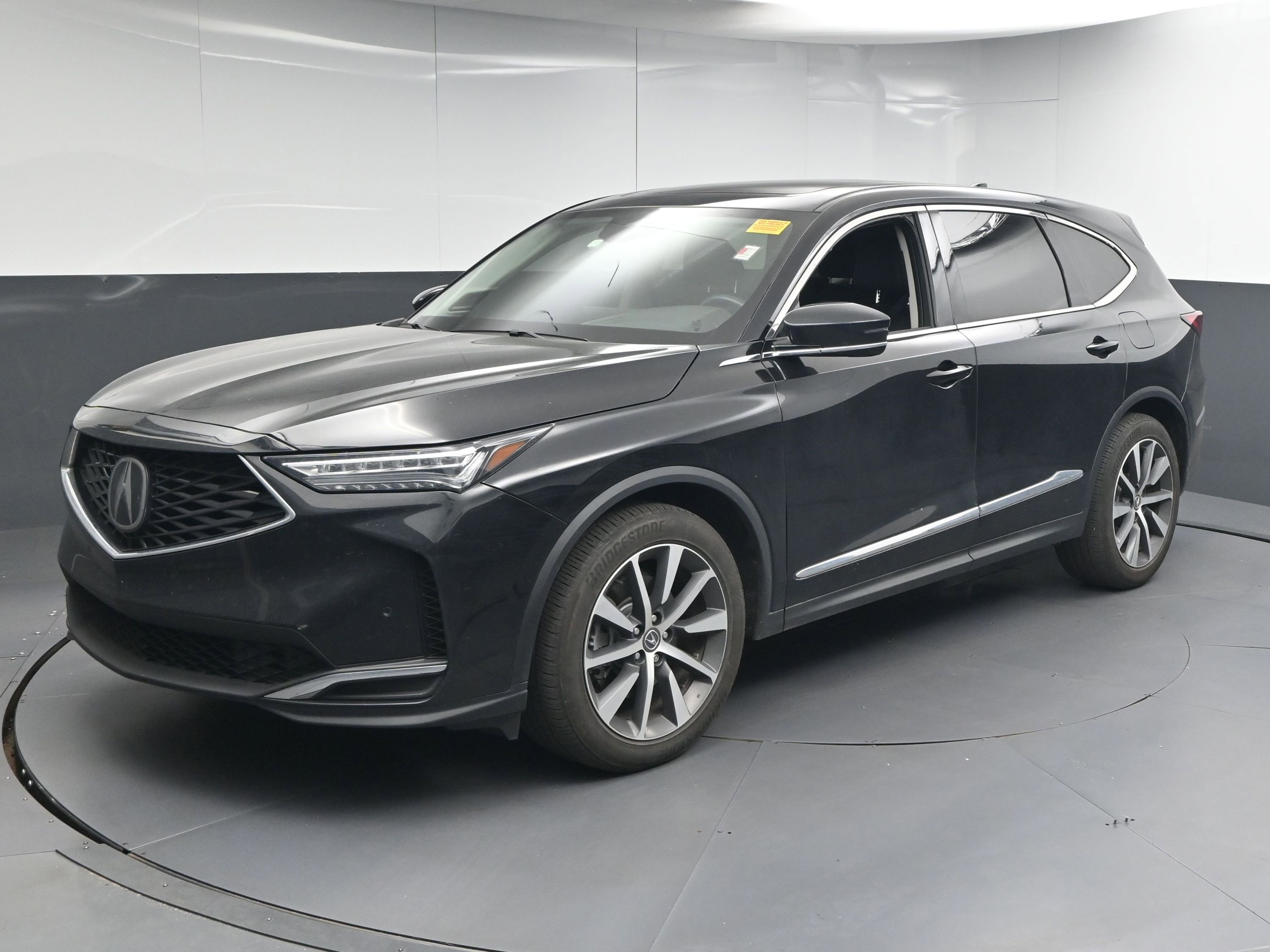 Used 2025 Acura MDX FWD w/ Technology Package image 4