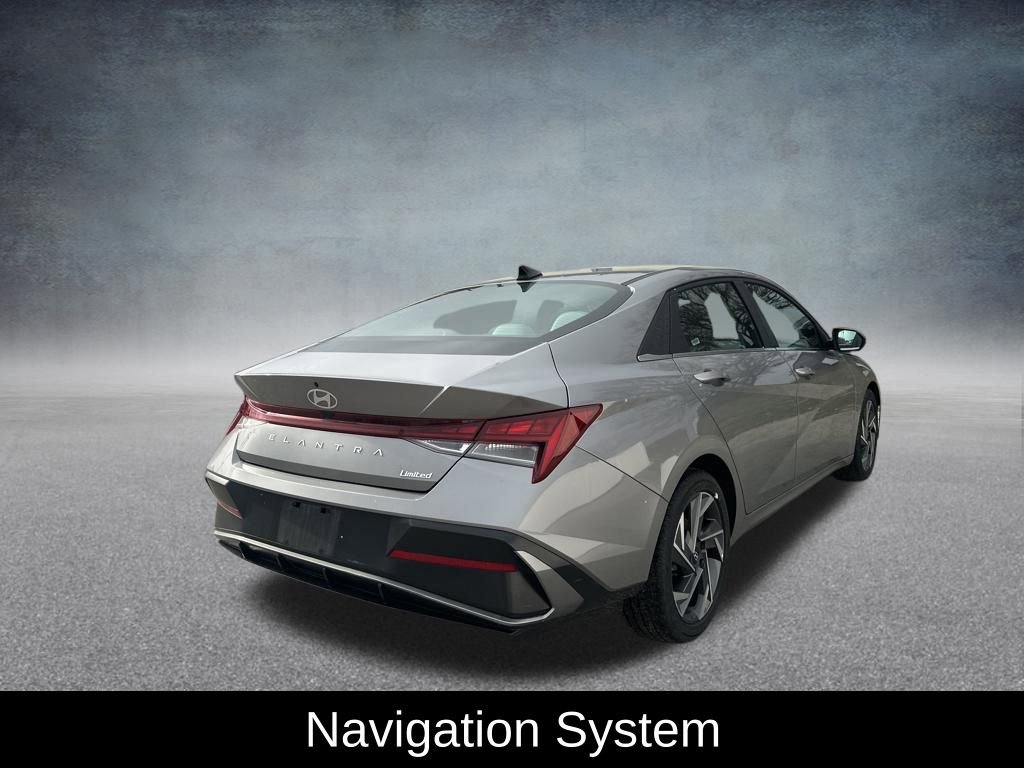 Used 2025 Hyundai Elantra Limited image 6