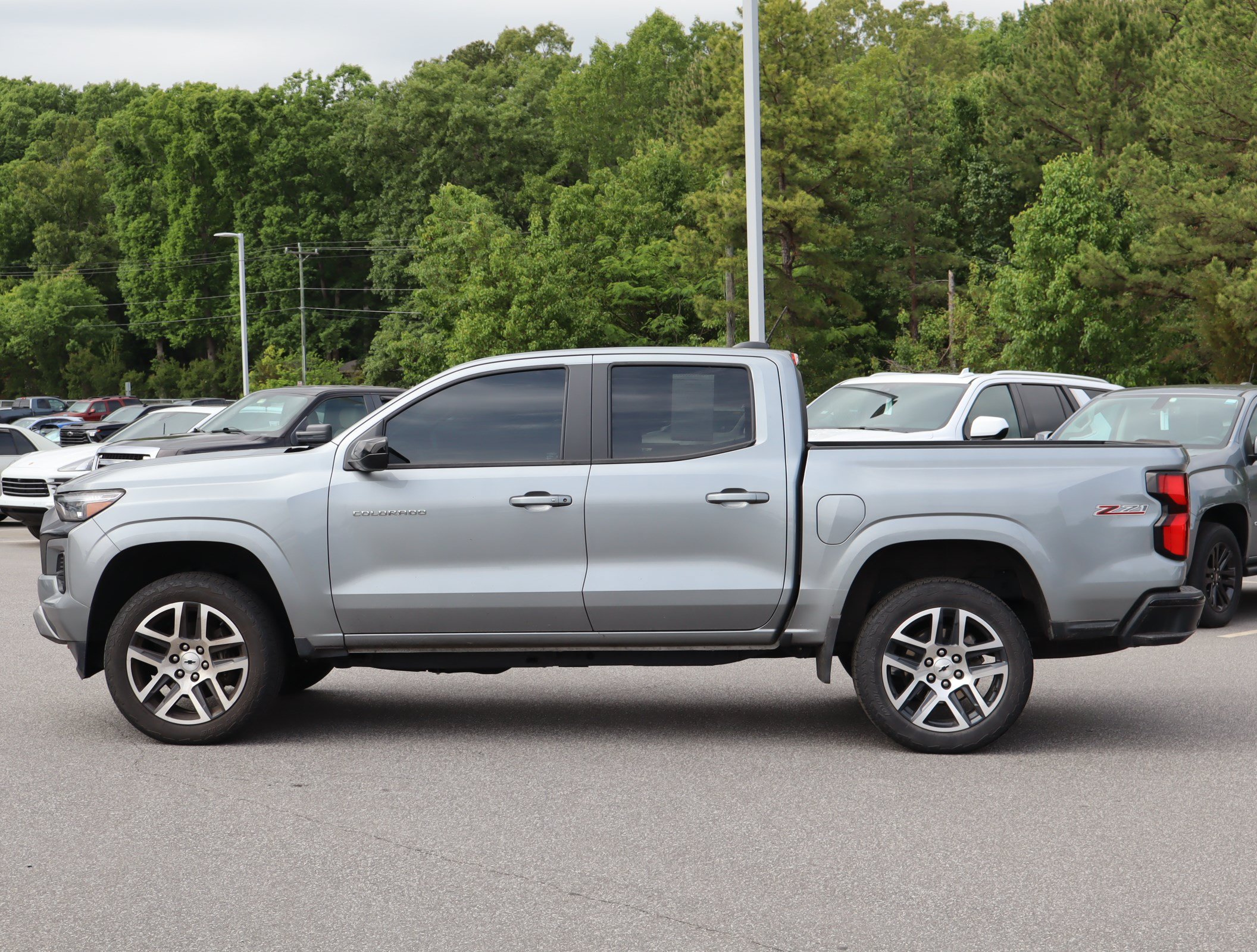 Used 2023 Chevrolet Colorado Z71 w/ Z71 Convenience Package 2 AWD/4WD image 6