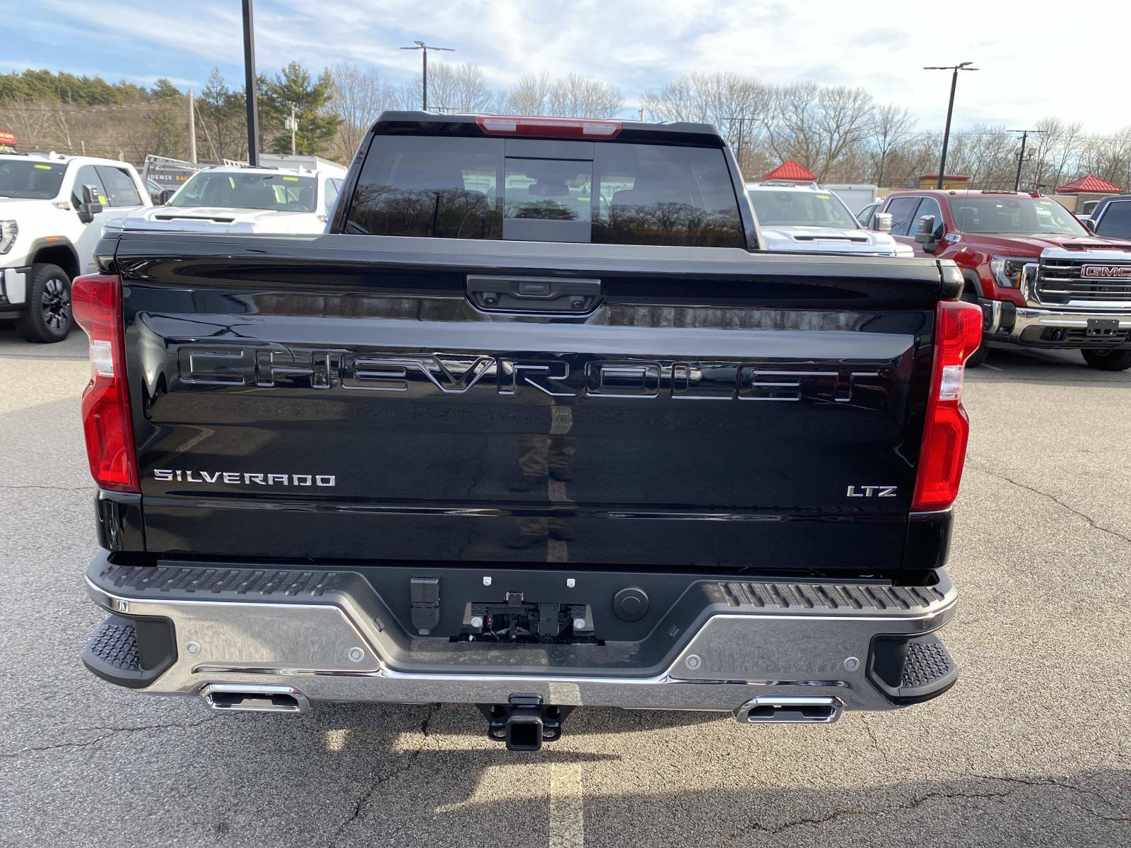 New 2026 Chevrolet Silverado 1500 LTZ w/ LTZ Premium Package AWD/4WD image 4
