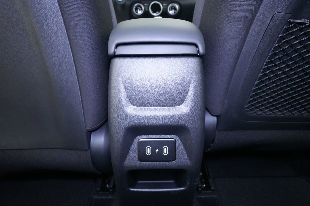New 2026 Hyundai Venue SEL FWD image 19