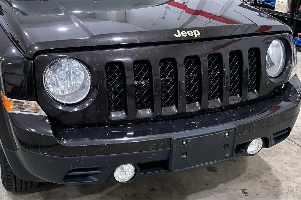 Used 2014 Jeep Patriot Limited w/ Sun/Sound Group AWD/4WD image 28