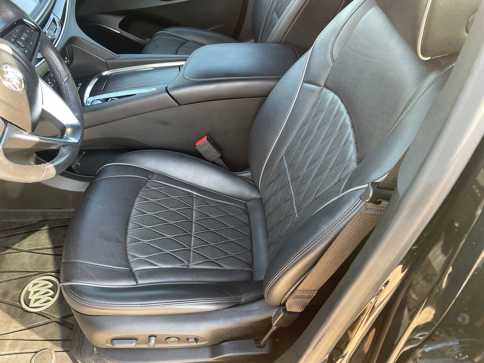 Used 2022 Buick Enclave Avenir w/ Avenir Technology Package image 9