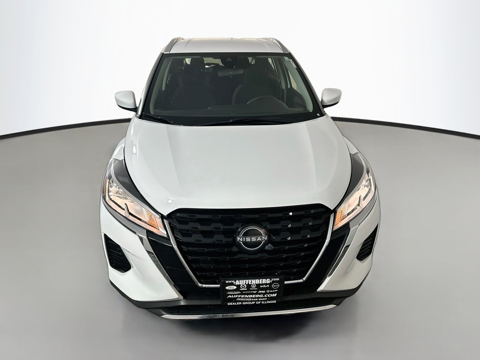 Used 2024 Nissan Kicks SV FWD image 2