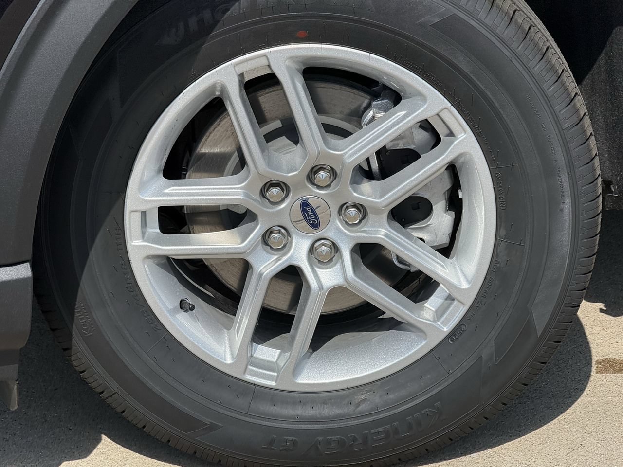 New 2026 Ford Explorer Active RWD image 8
